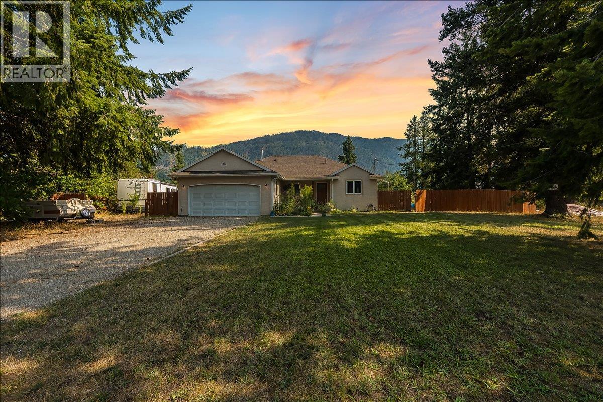 2706 Jacks Crescent - 1