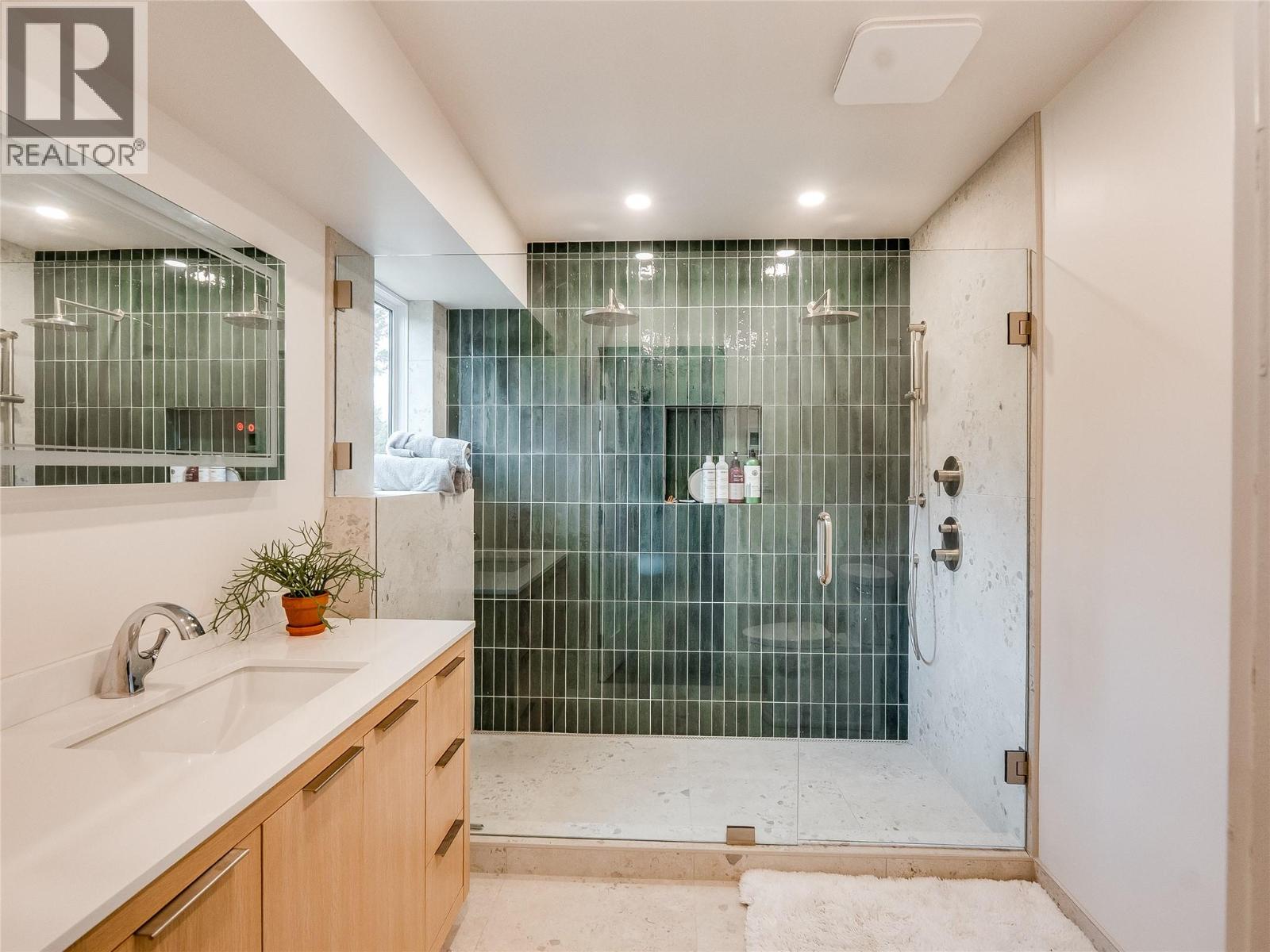 2706 Jacks Crescent - 34