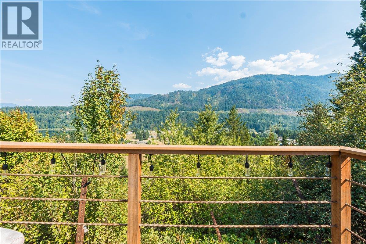 2706 Jacks Crescent - 53