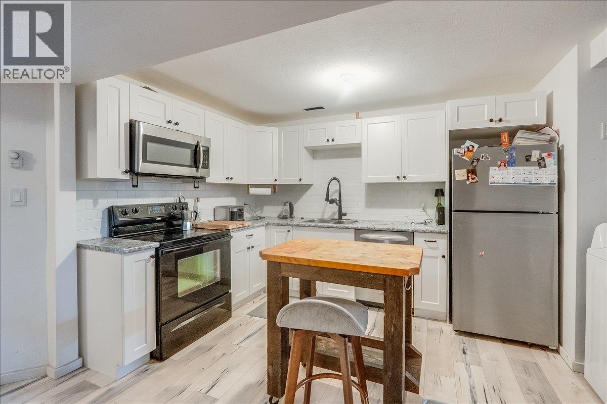 2706 Jacks Crescent - 60