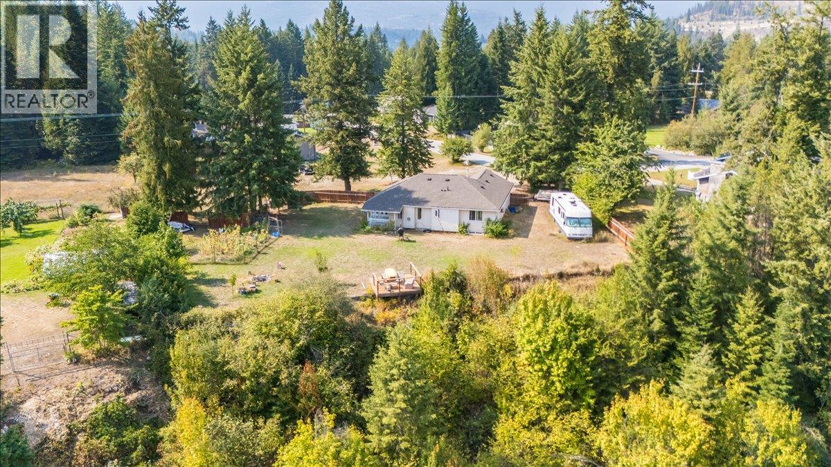 2706 Jacks Crescent - 70