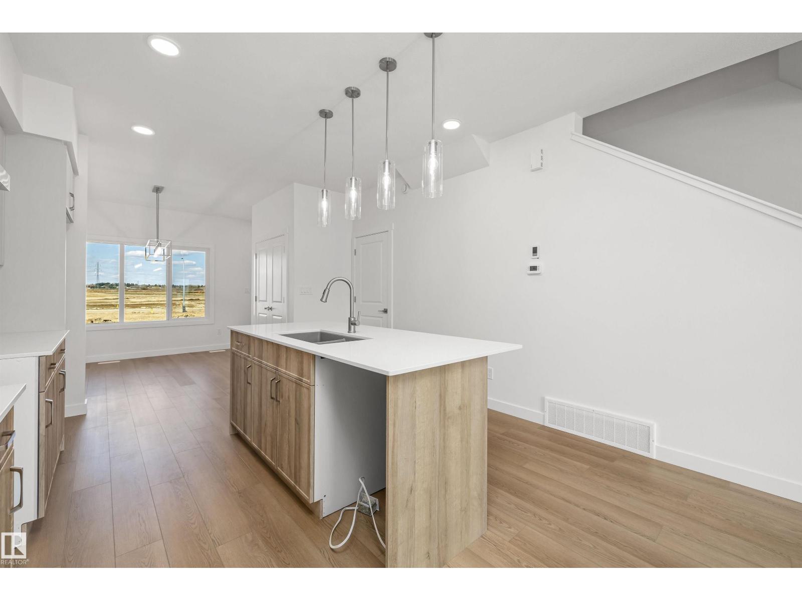 618 176 AV NE - 11