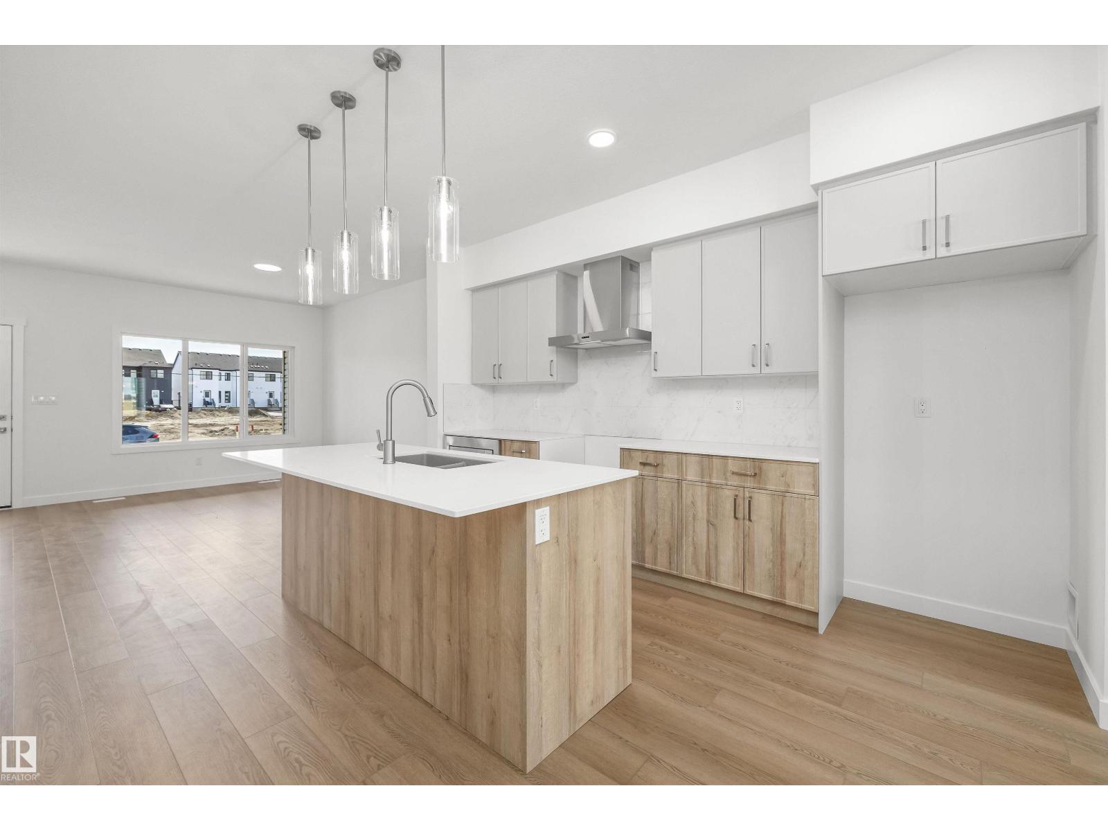 618 176 AV NE - 12