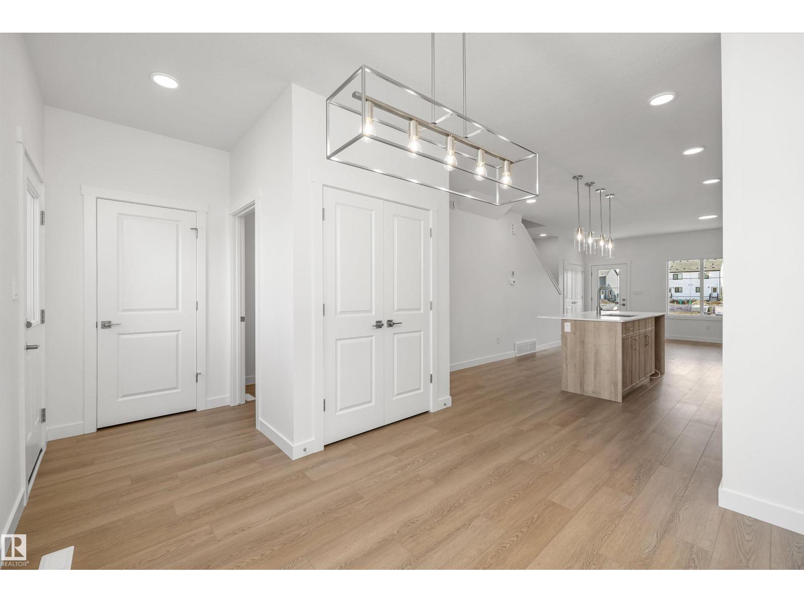 618 176 AV NE - 16
