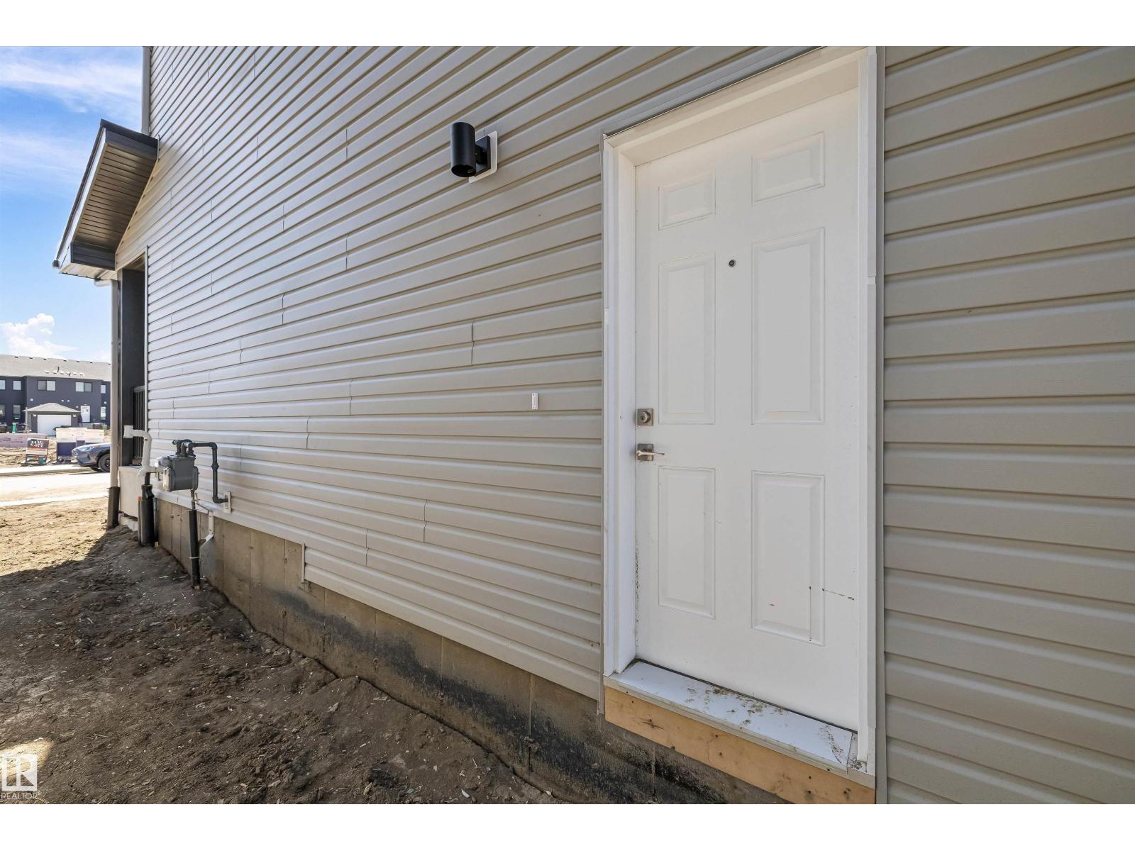 618 176 AV NE - 36