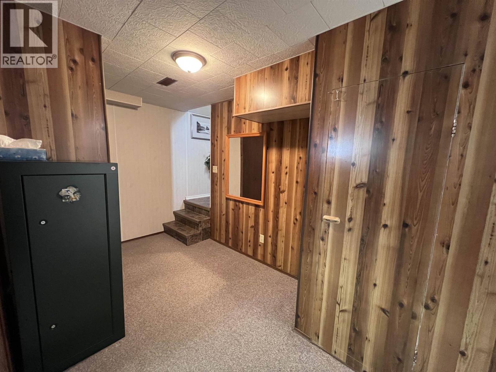 4815 SPRUCE AVENUE - 21