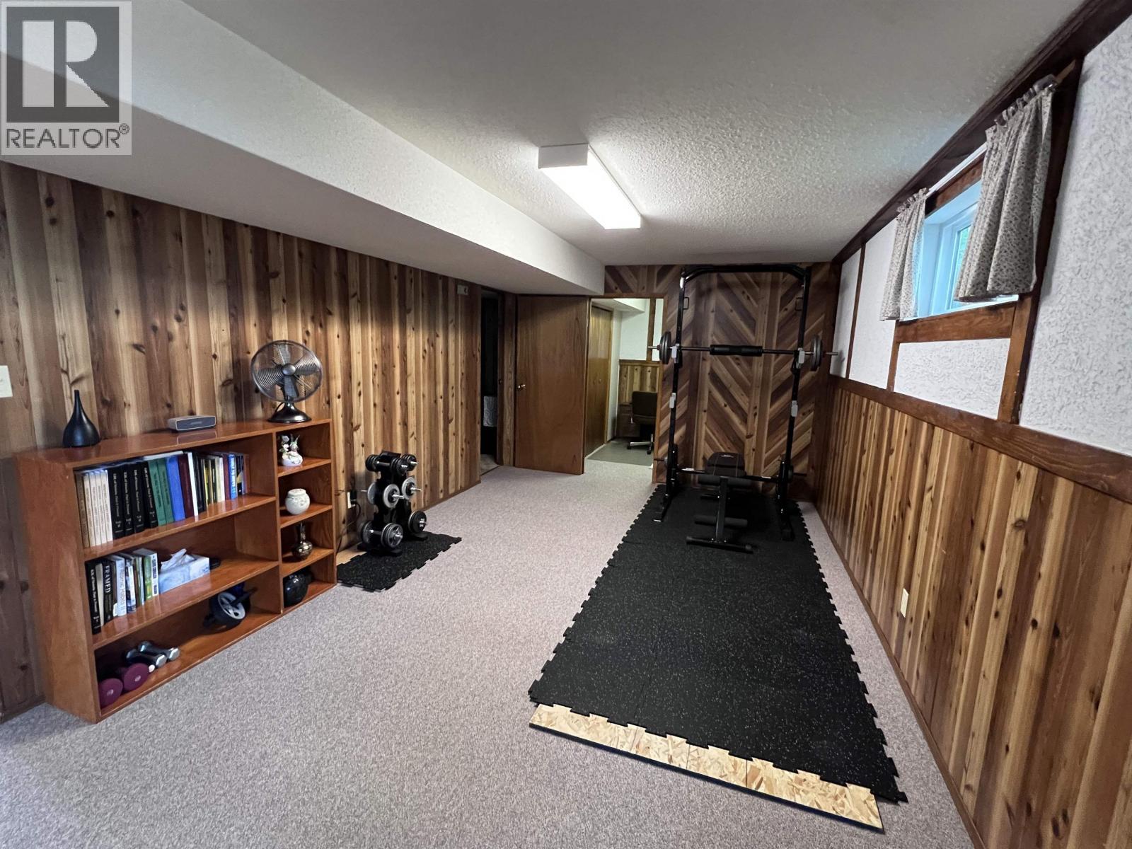 4815 SPRUCE AVENUE - 25