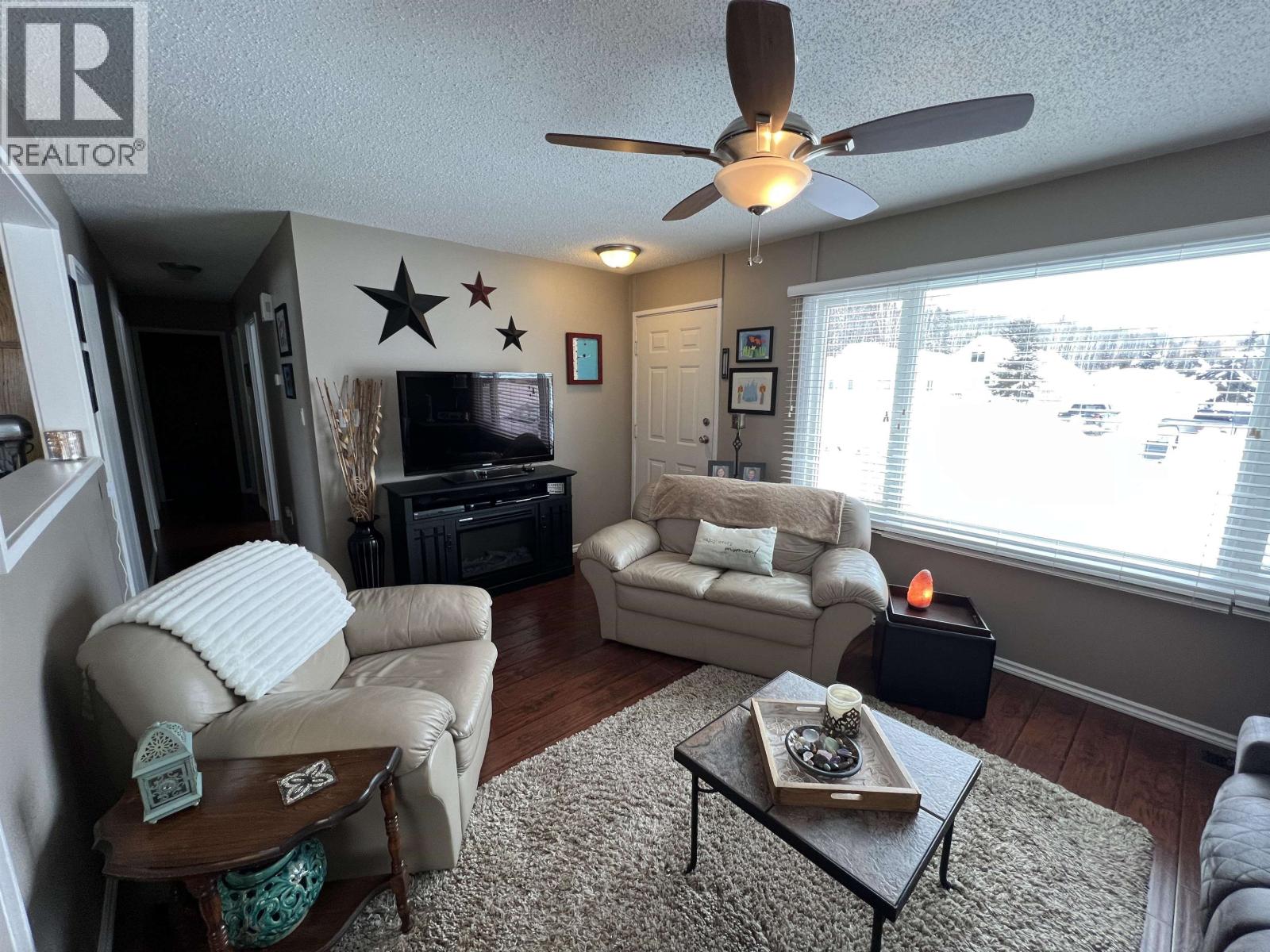 4815 SPRUCE AVENUE - 8