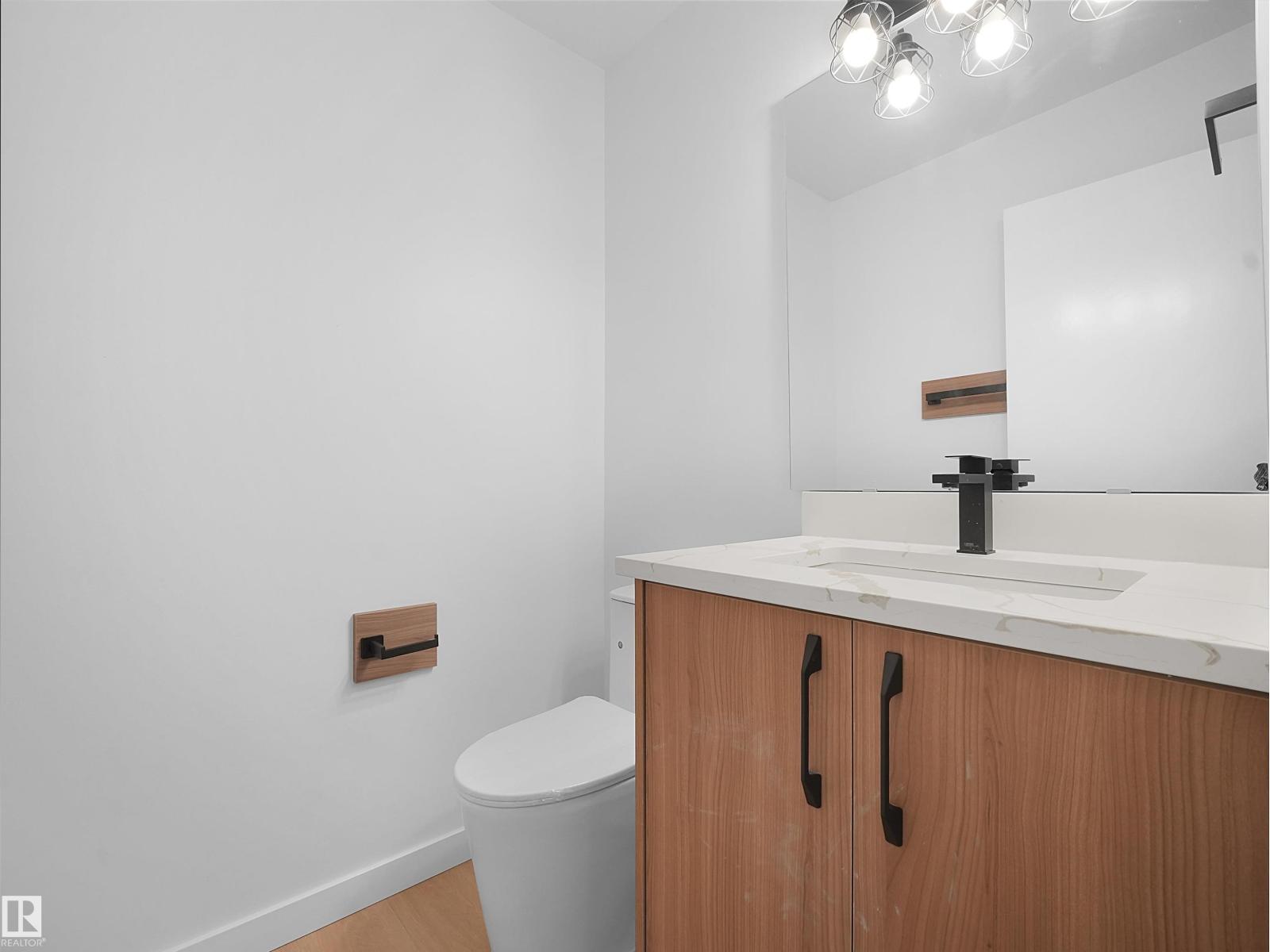 8804 19 AV NW — photo 26
