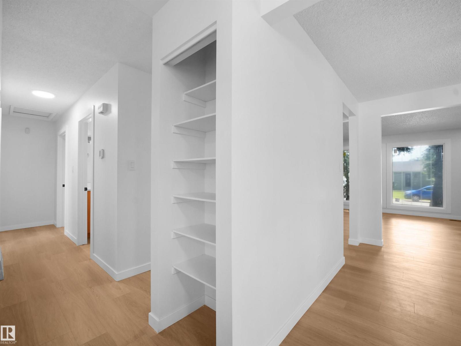8804 19 AV NW — photo 16