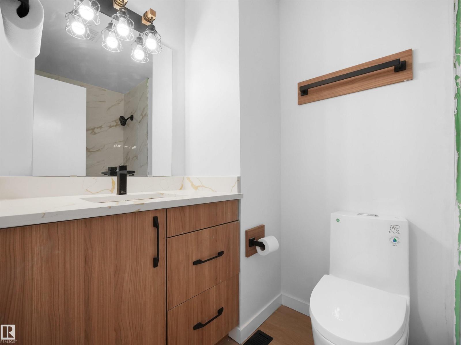 8804 19 AV NW - 17