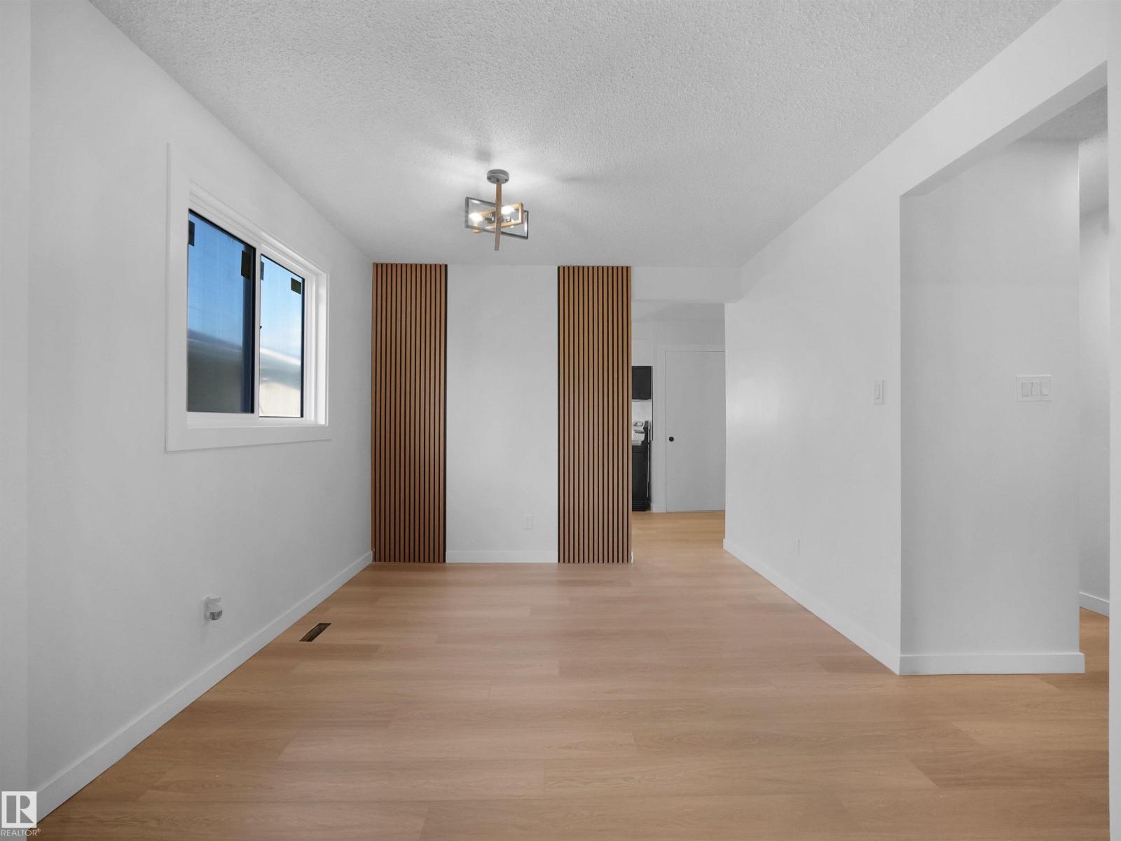 8804 19 AV NW — photo 7