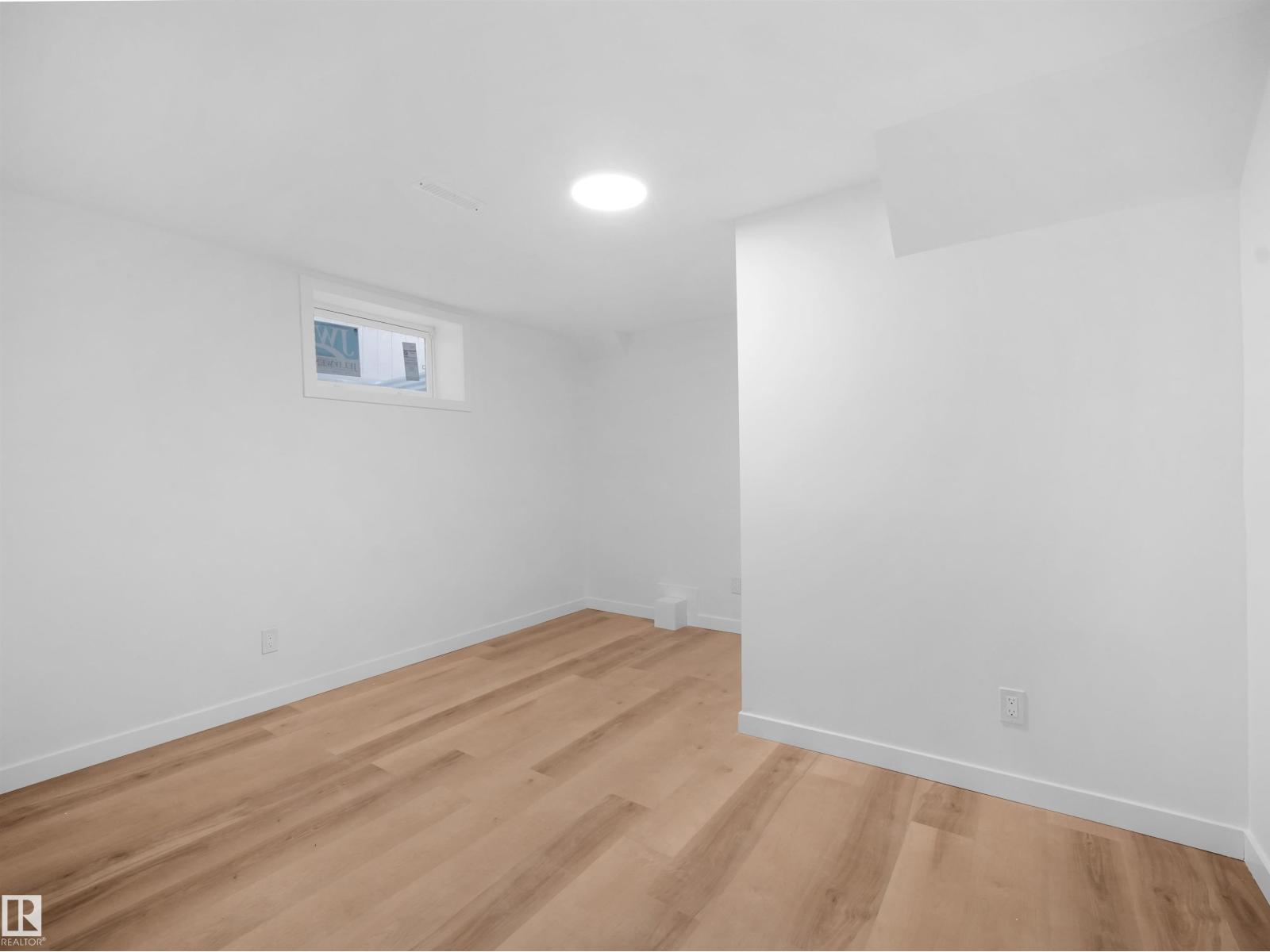 8804 19 AV NW - 37