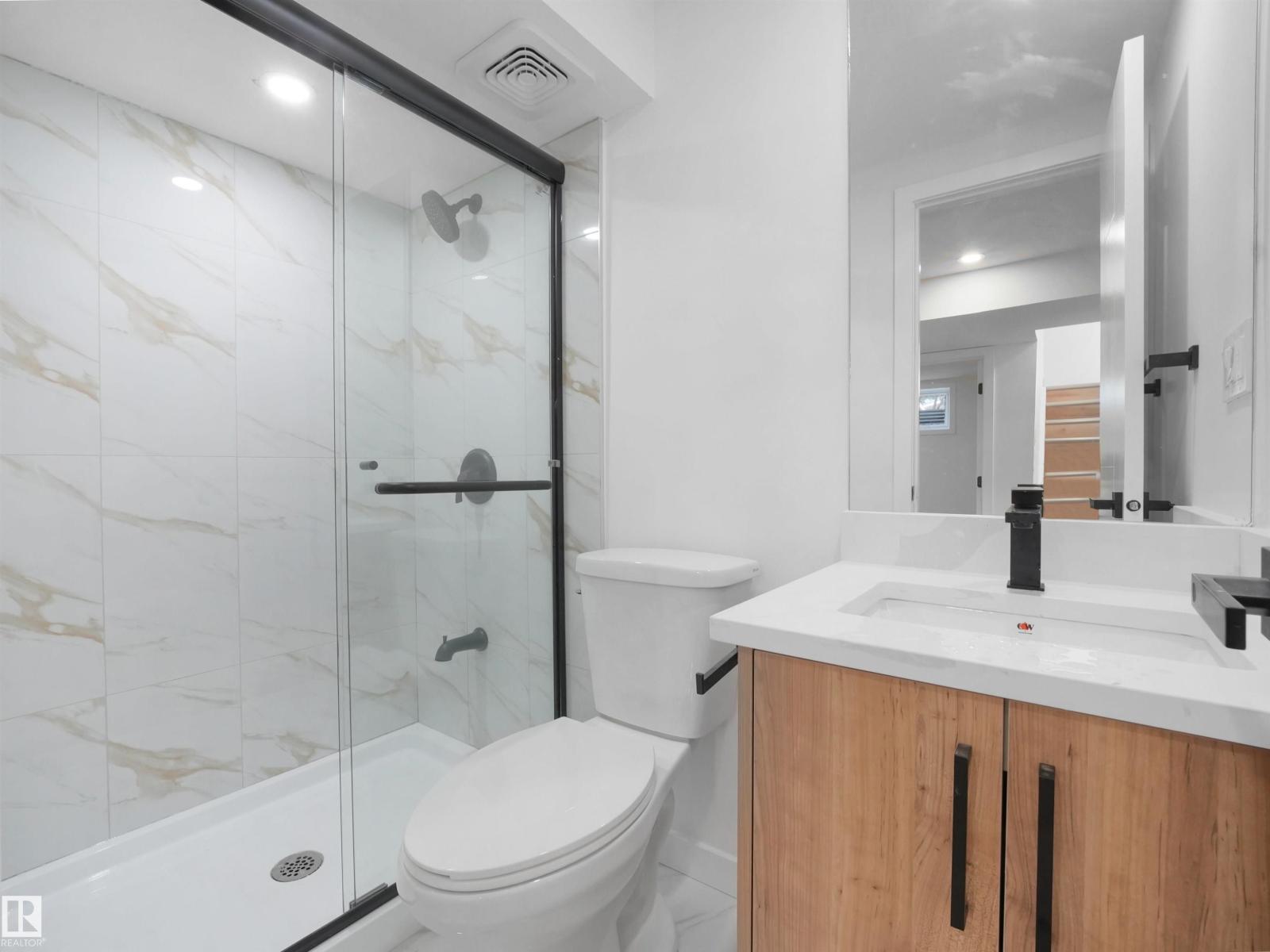 8804 19 AV NW - 40