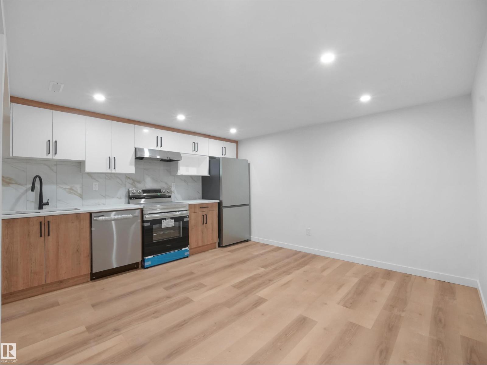 8804 19 AV NW - 33