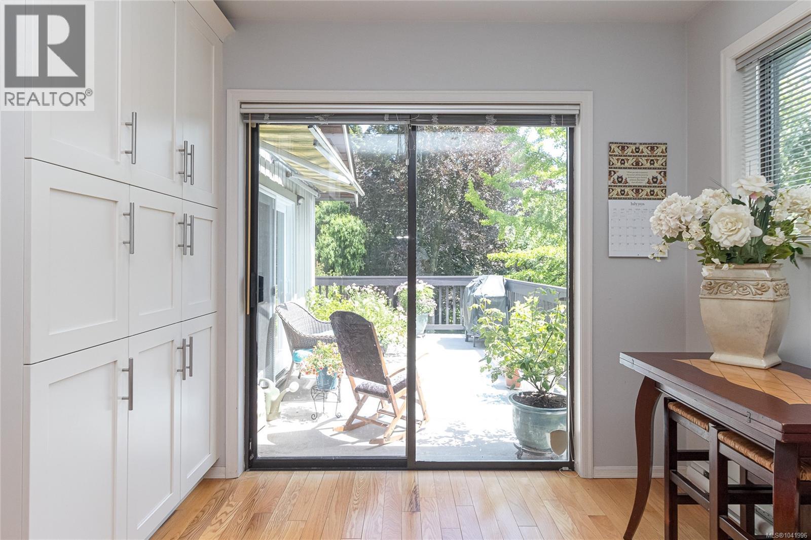 1835 Barrett Dr, North Saanich