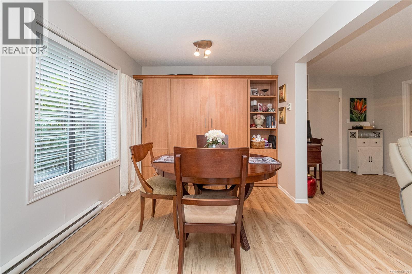 1835 Barrett Dr, North Saanich