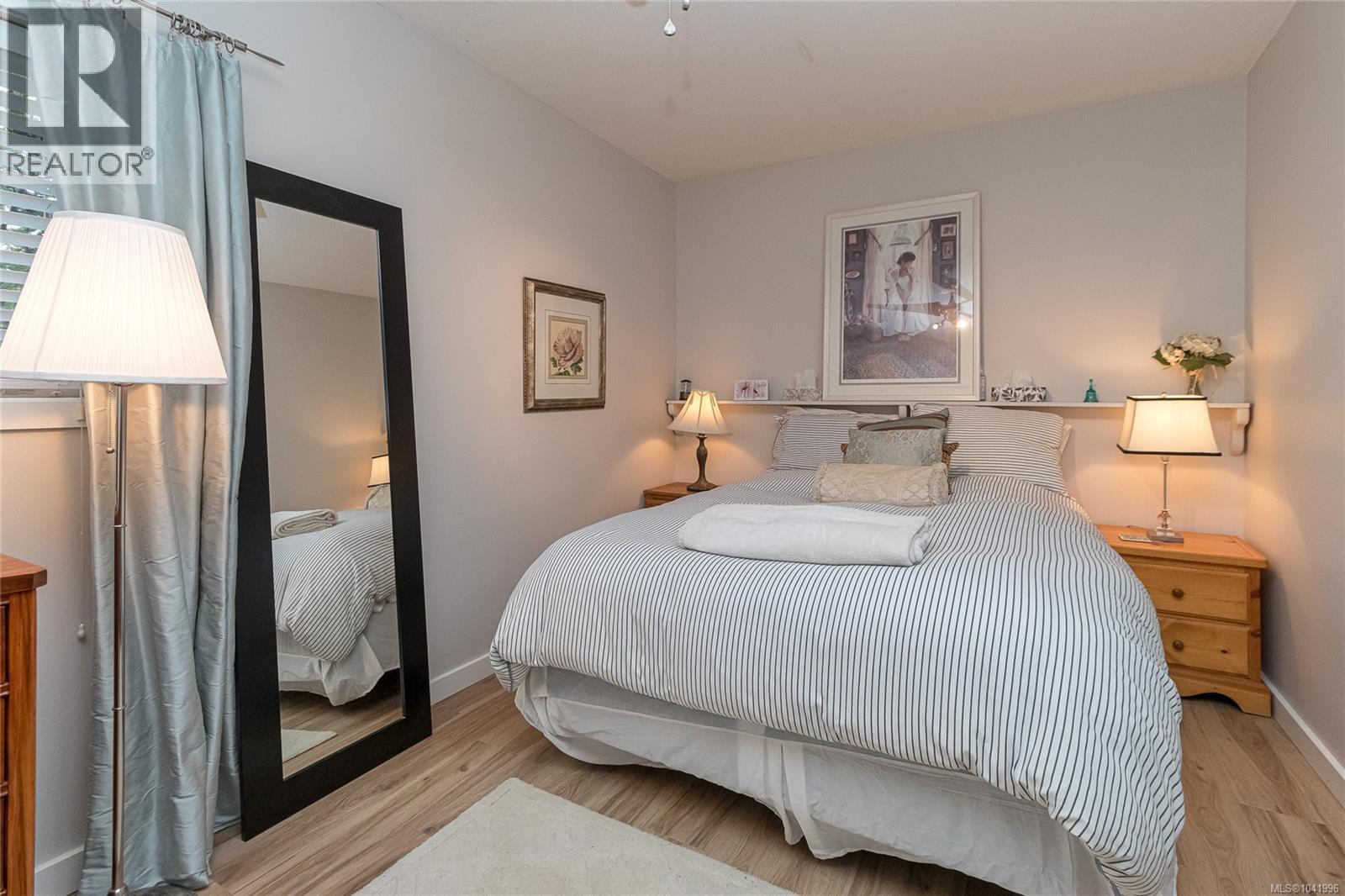 1835 Barrett Dr, North Saanich