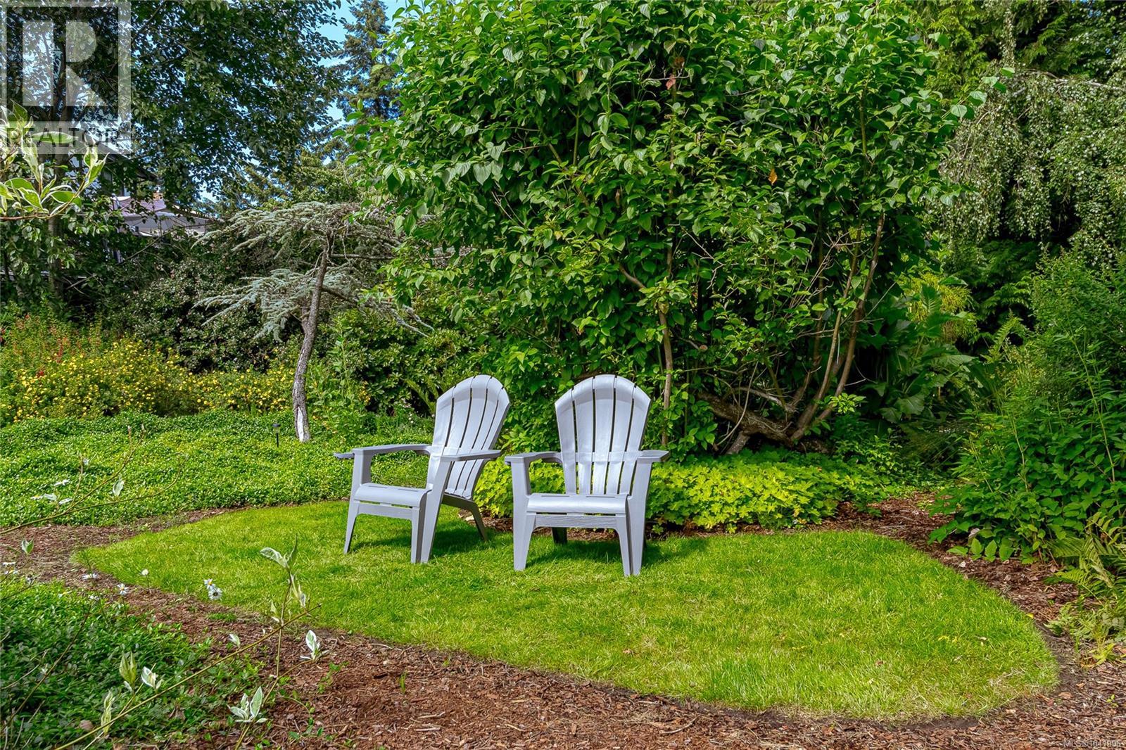 1835 Barrett Dr, North Saanich