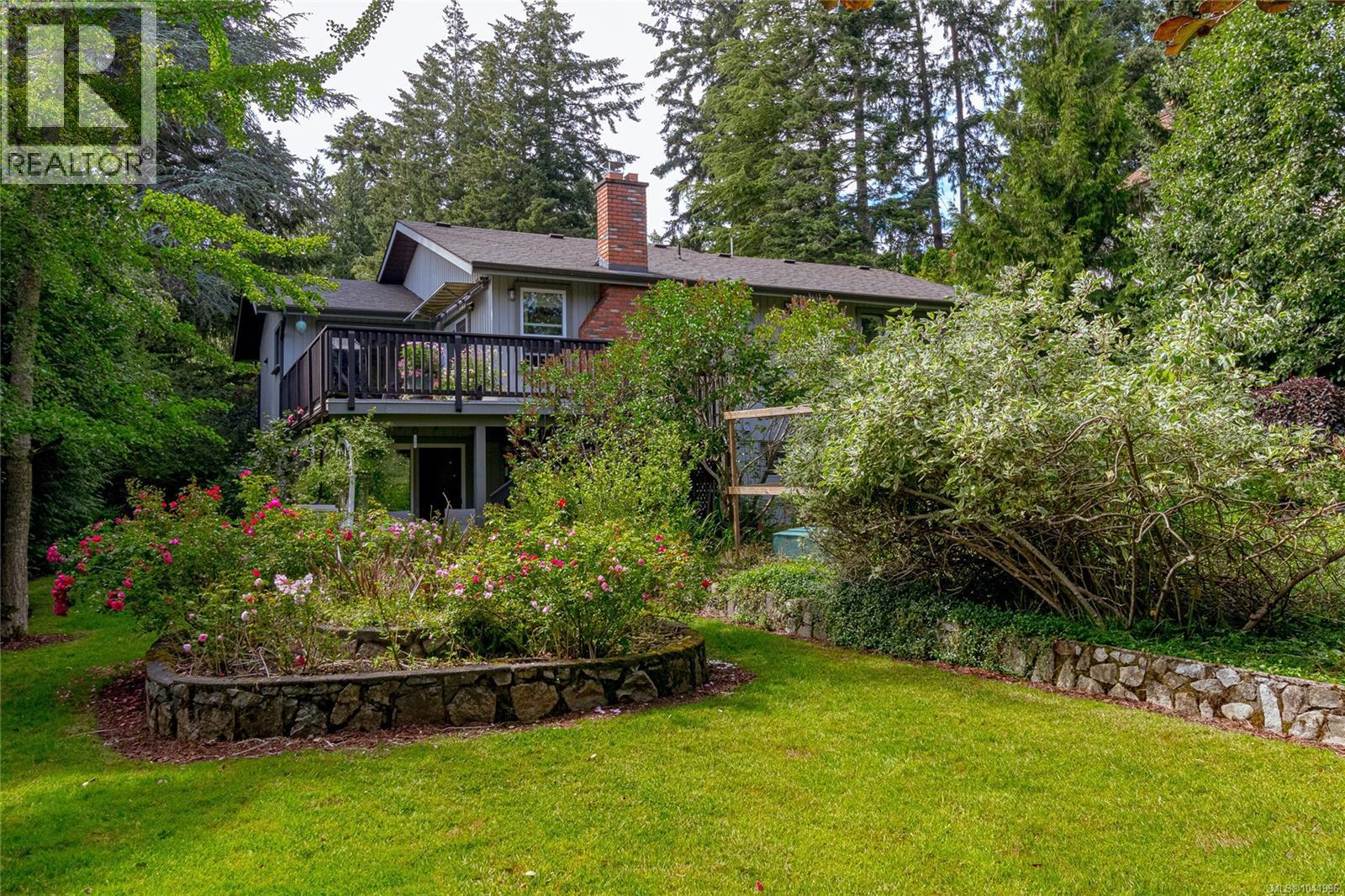 1835 Barrett Dr, North Saanich