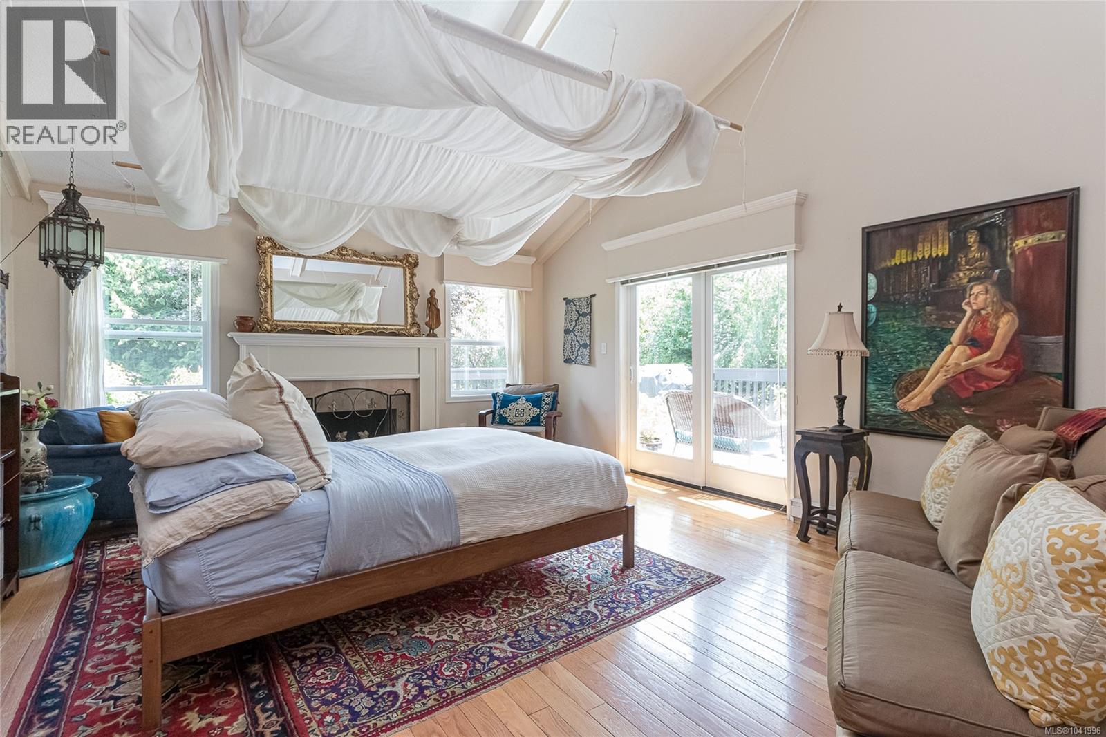 1835 Barrett Dr, North Saanich