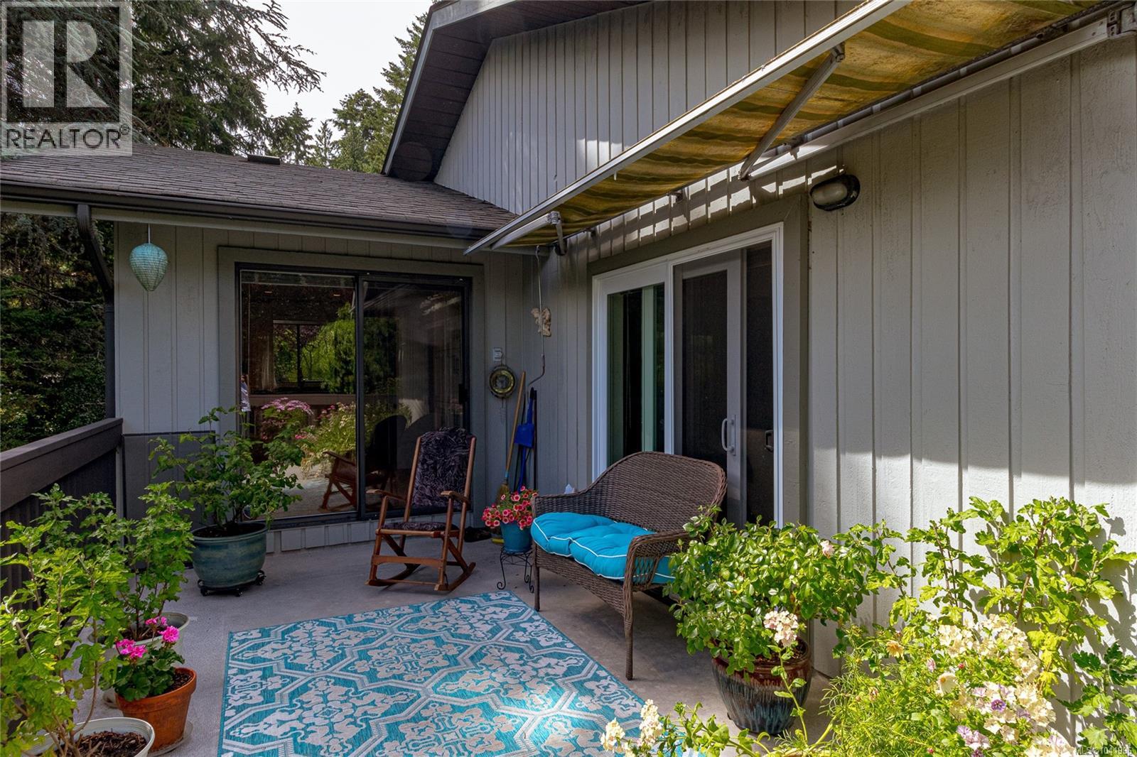 1835 Barrett Dr, North Saanich
