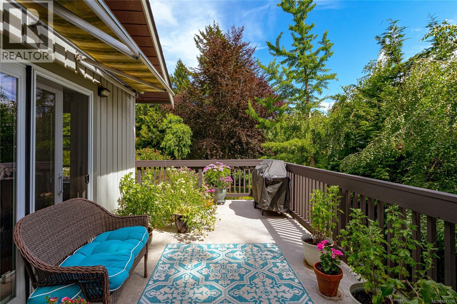 1835 Barrett Dr, North Saanich