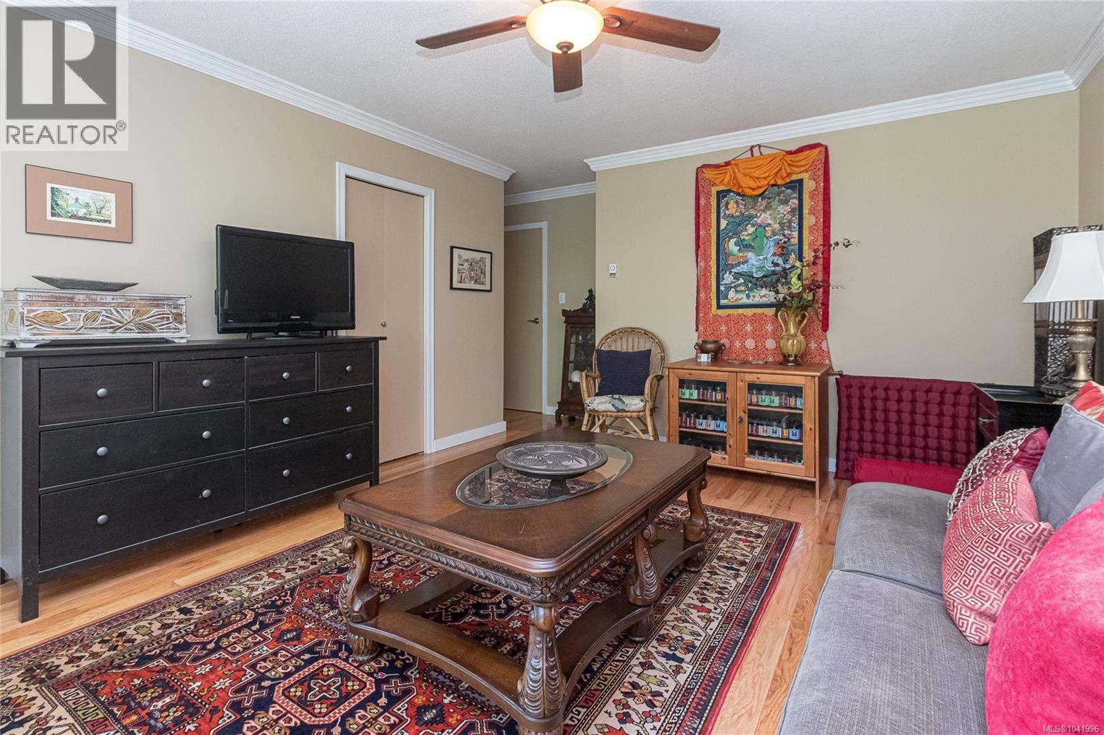 1835 Barrett Dr, North Saanich