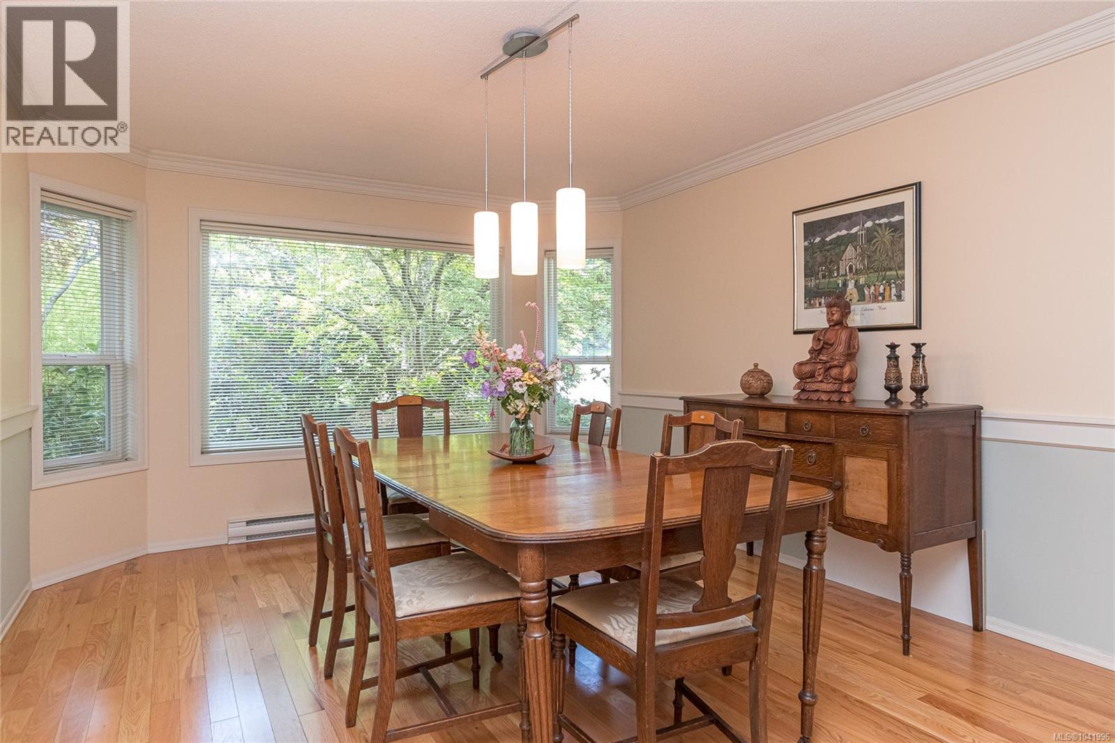 1835 Barrett Dr, North Saanich