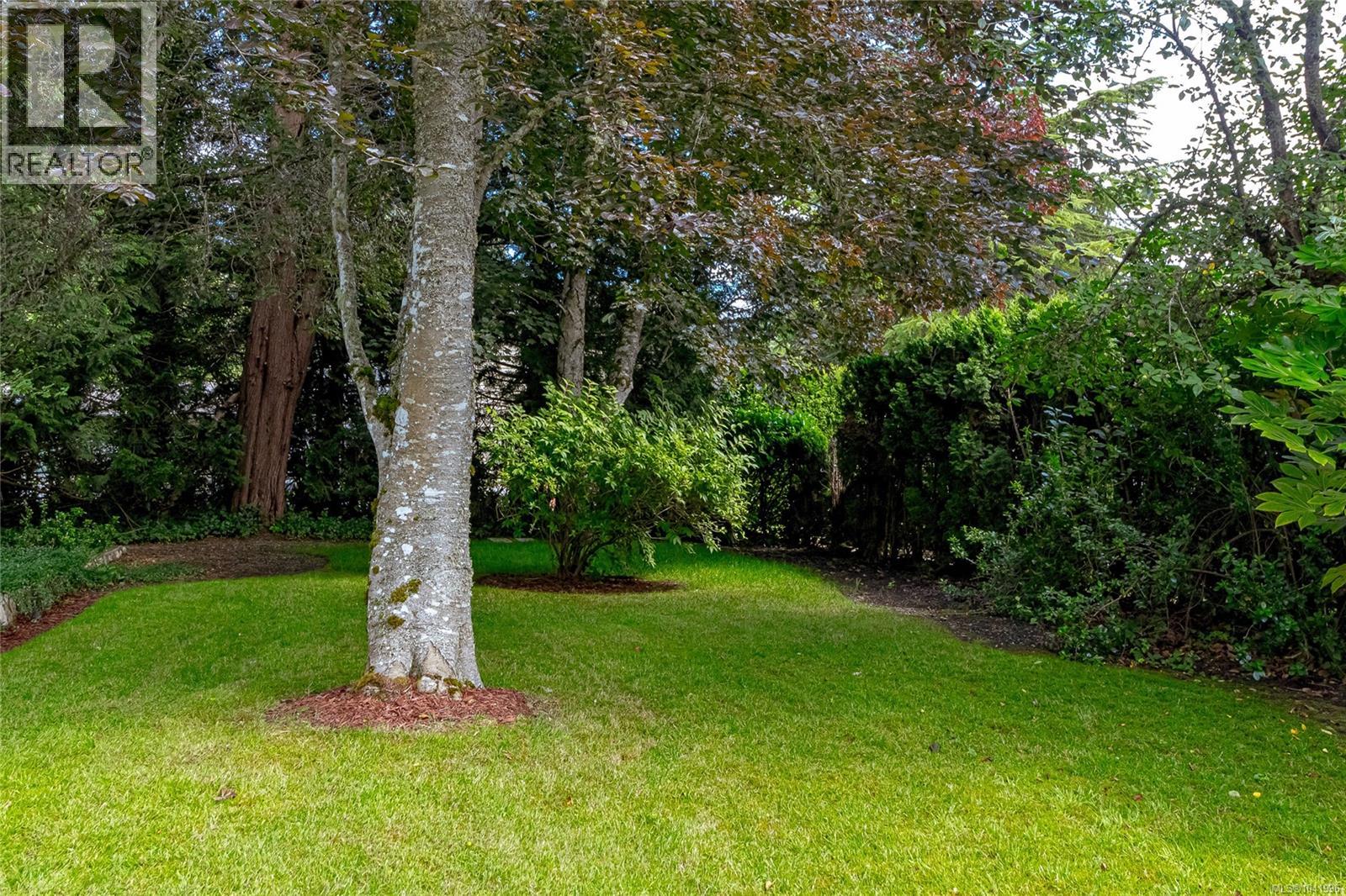 1835 Barrett Dr, North Saanich