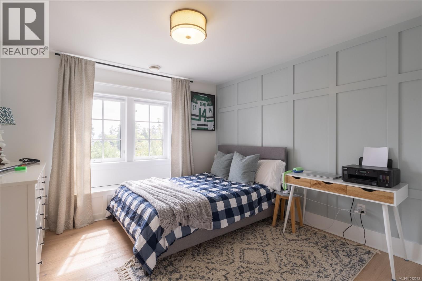 10730 Bayfield Rd, North Saanich
