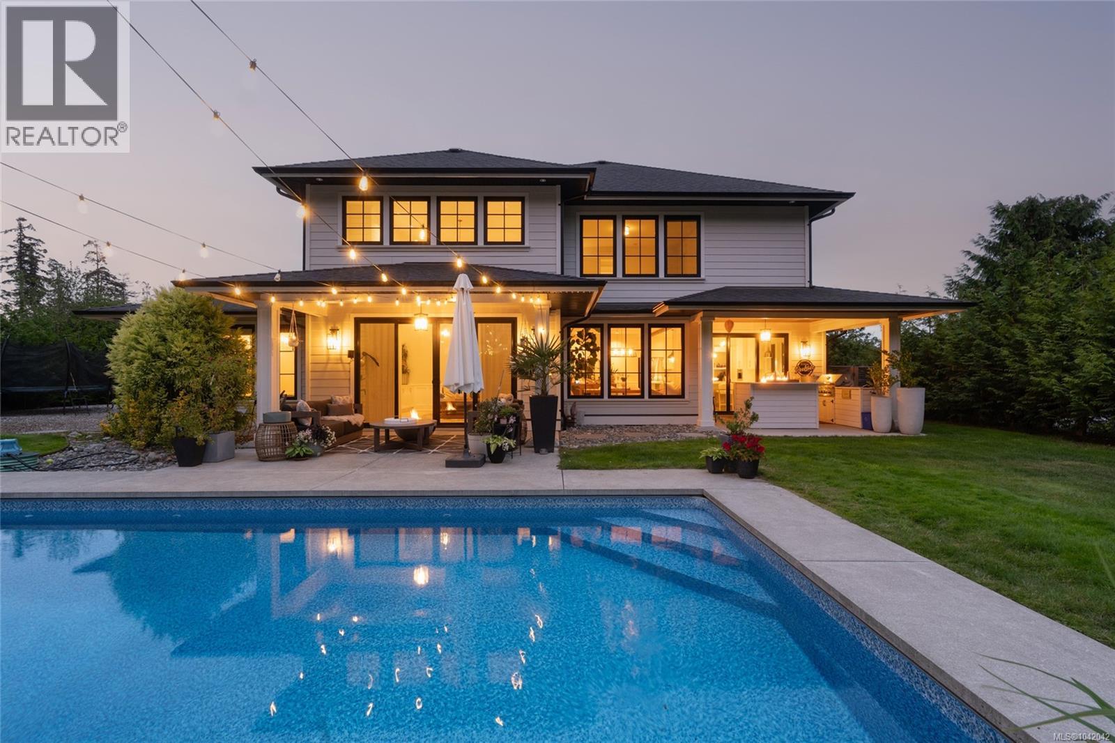 10730 Bayfield Rd, North Saanich