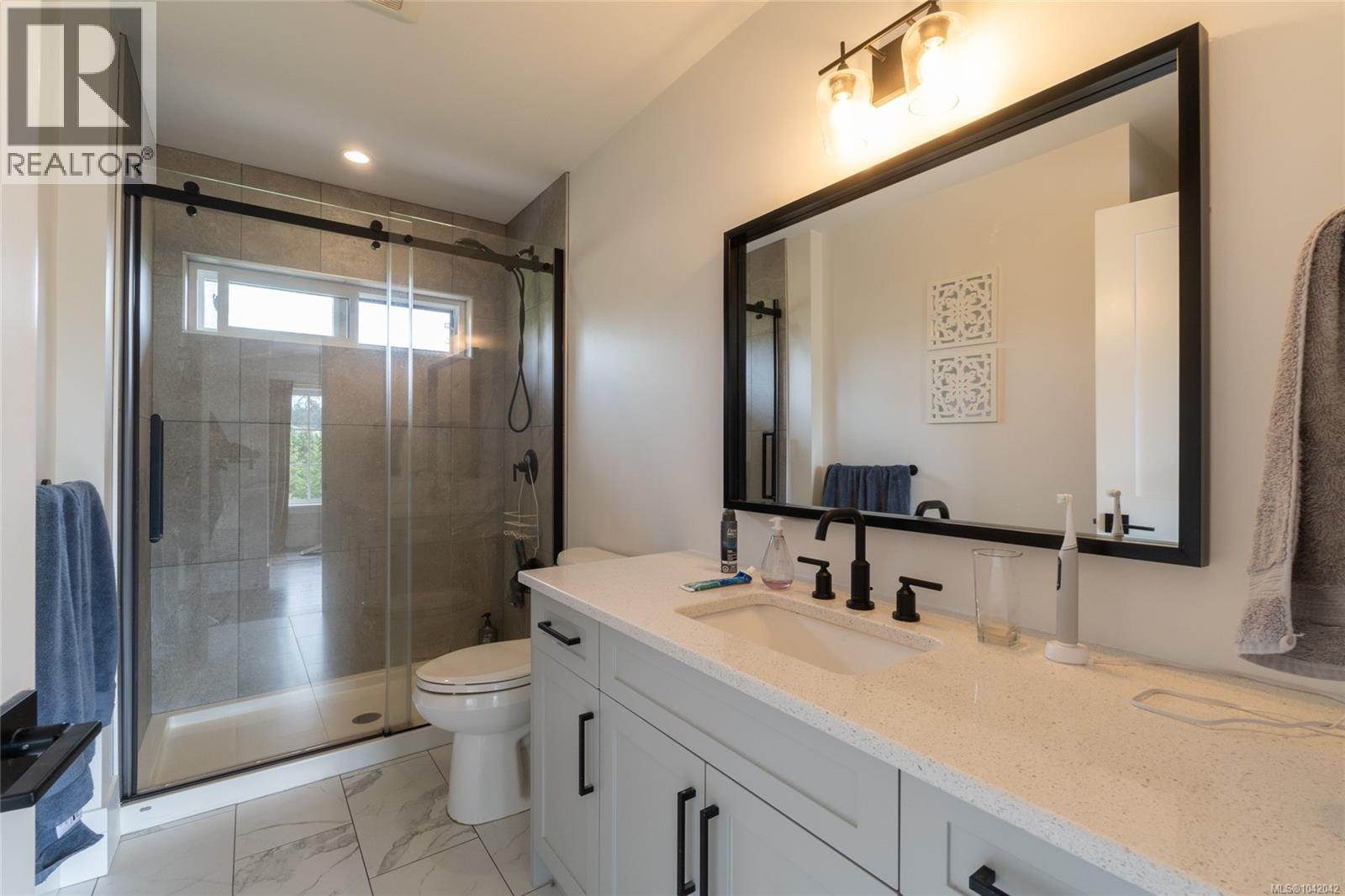 10730 Bayfield Rd, North Saanich