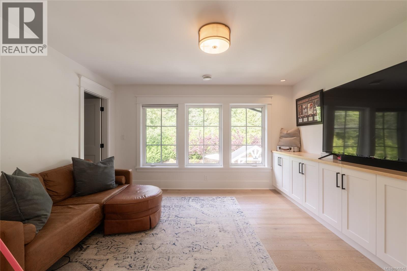 10730 Bayfield Rd, North Saanich