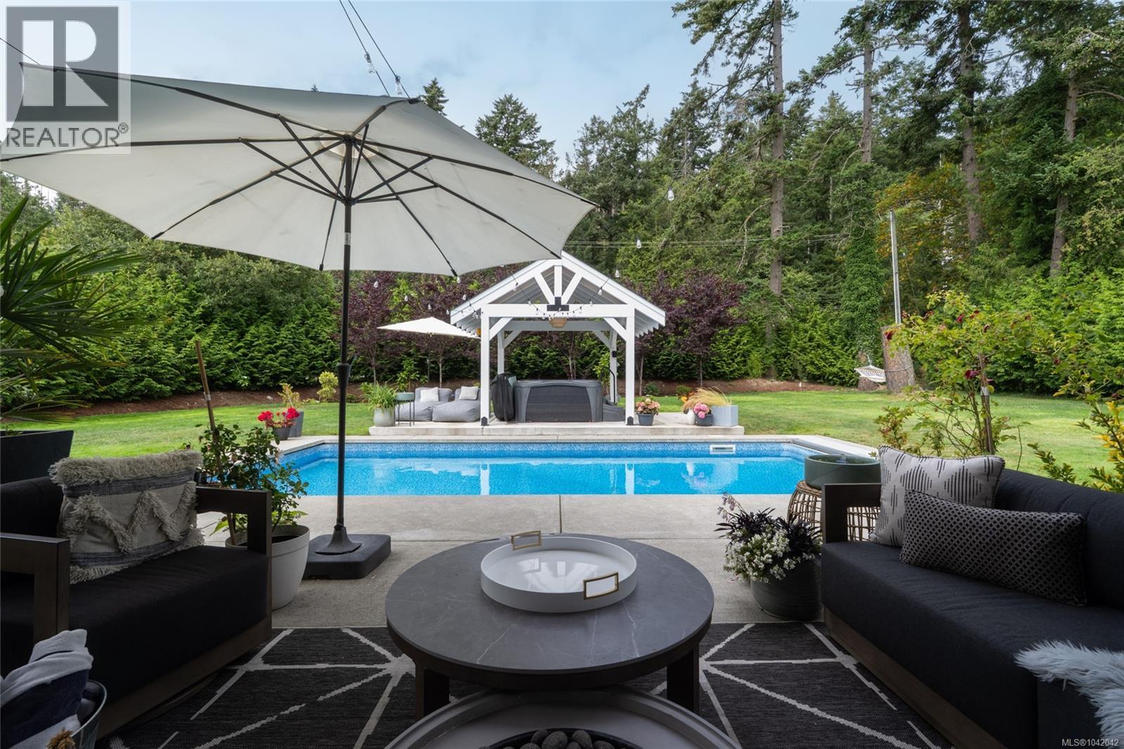 10730 Bayfield Rd, North Saanich