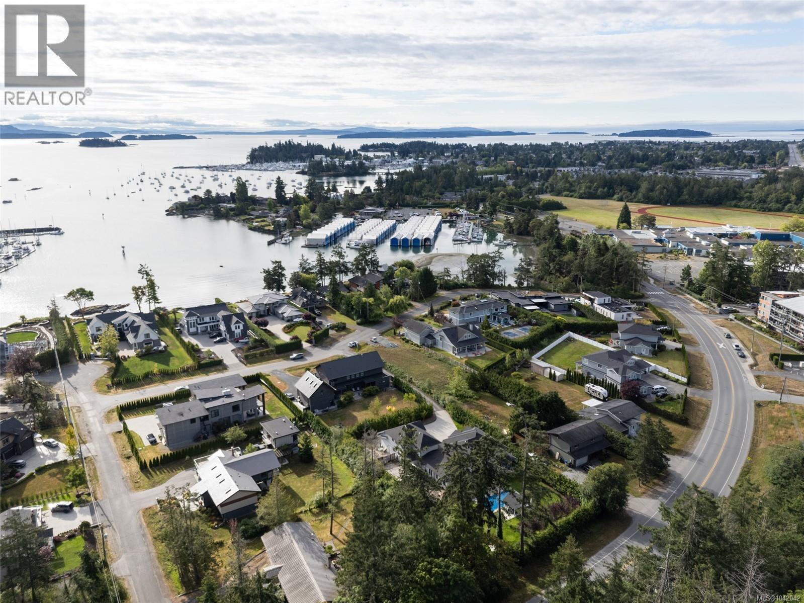 10730 Bayfield Rd, North Saanich