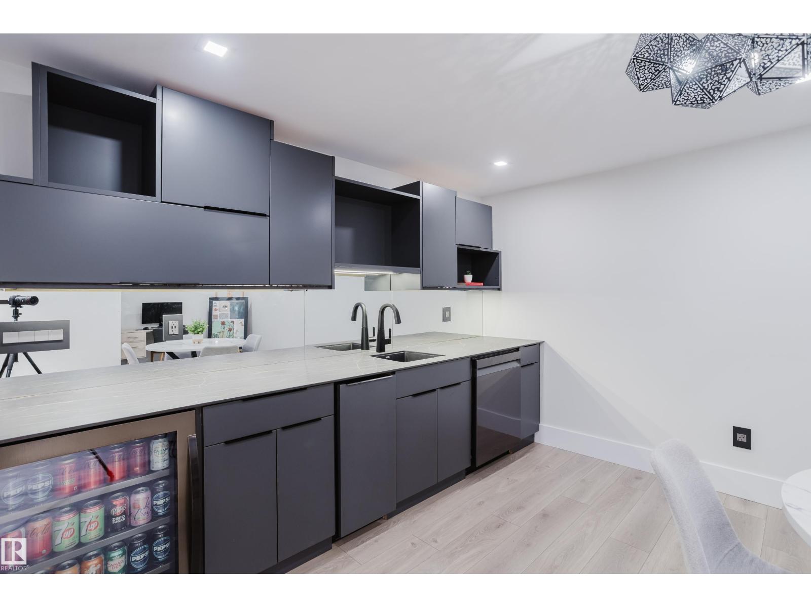 1313 Clement CO NW - 66
