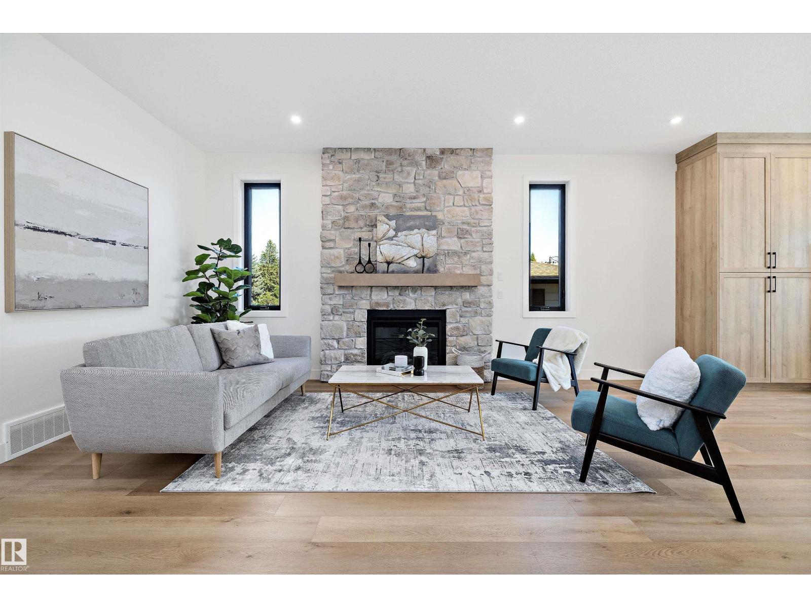 14512 86 AV NW - 12