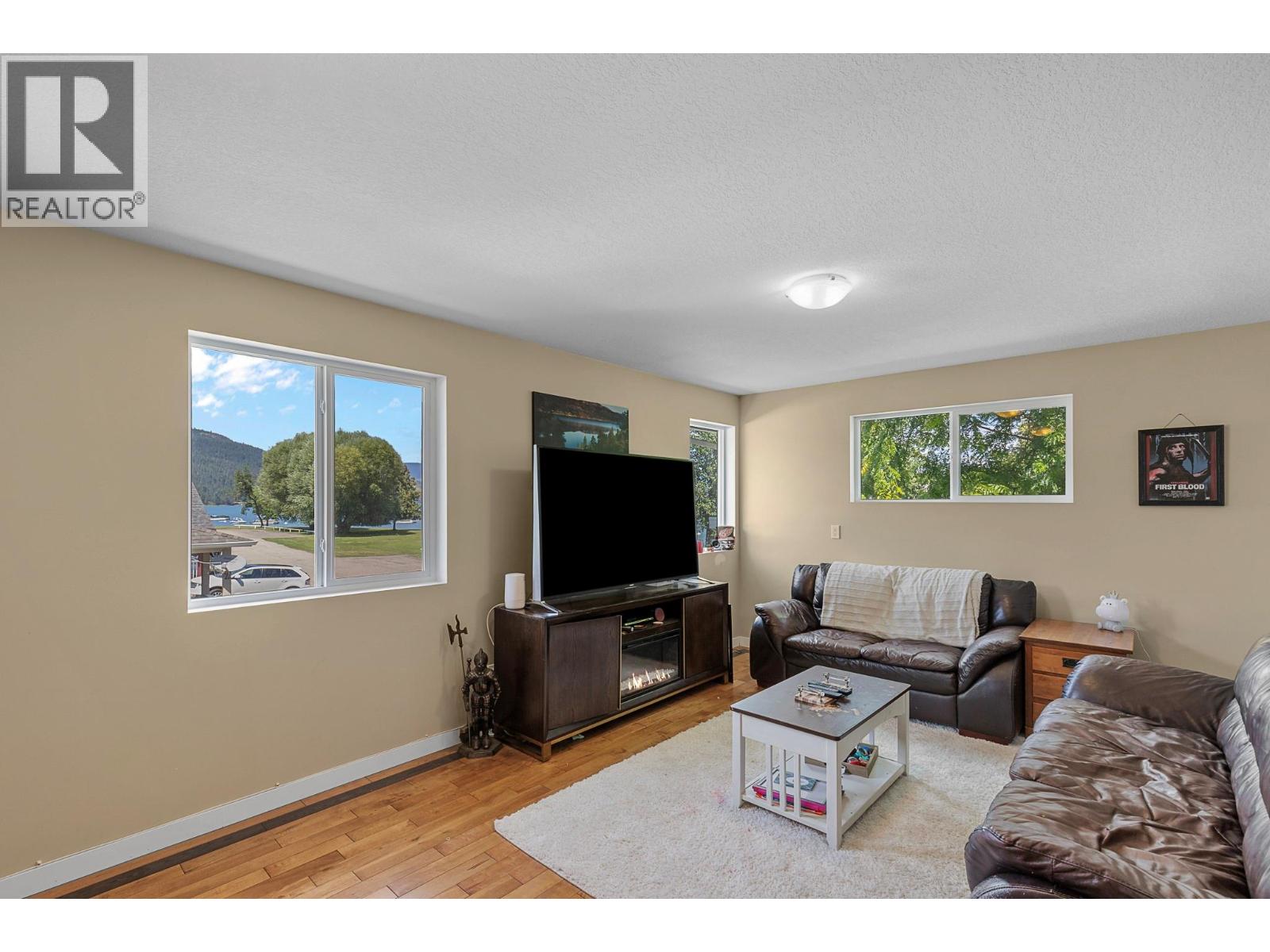 42 Lakeshore Drive - 45