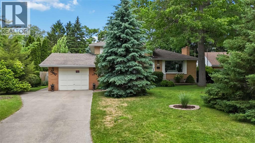 870 MCKAY AVENUE - 42