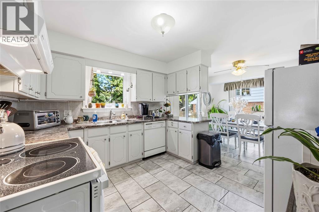870 MCKAY AVENUE - 13