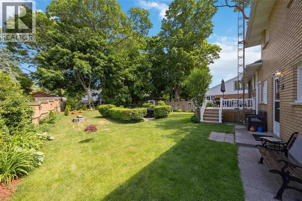 870 MCKAY AVENUE - 33