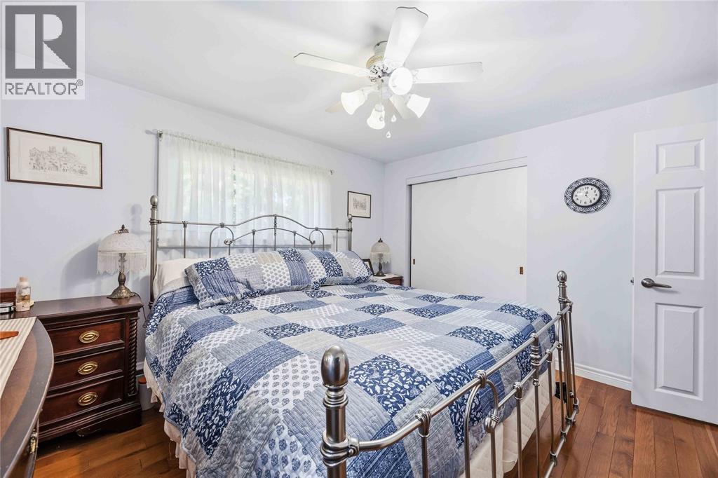 870 MCKAY AVENUE - 17