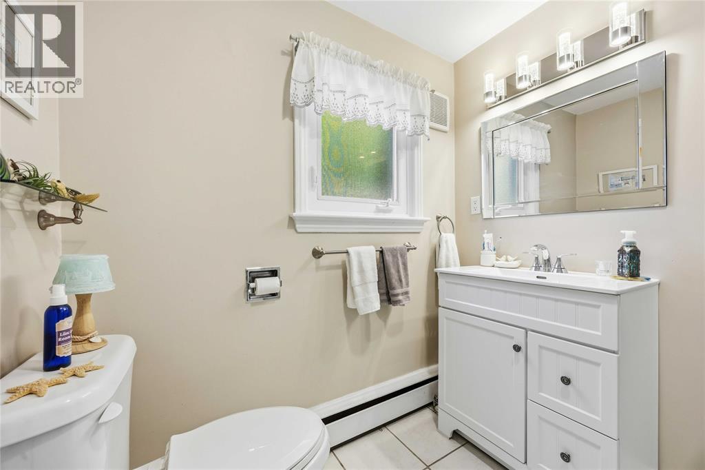 870 MCKAY AVENUE - 30
