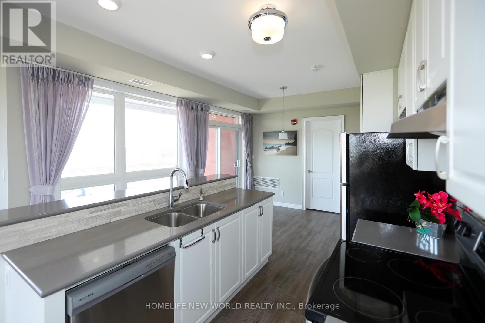 #405 2 ADAM SELLERS STREET - 17