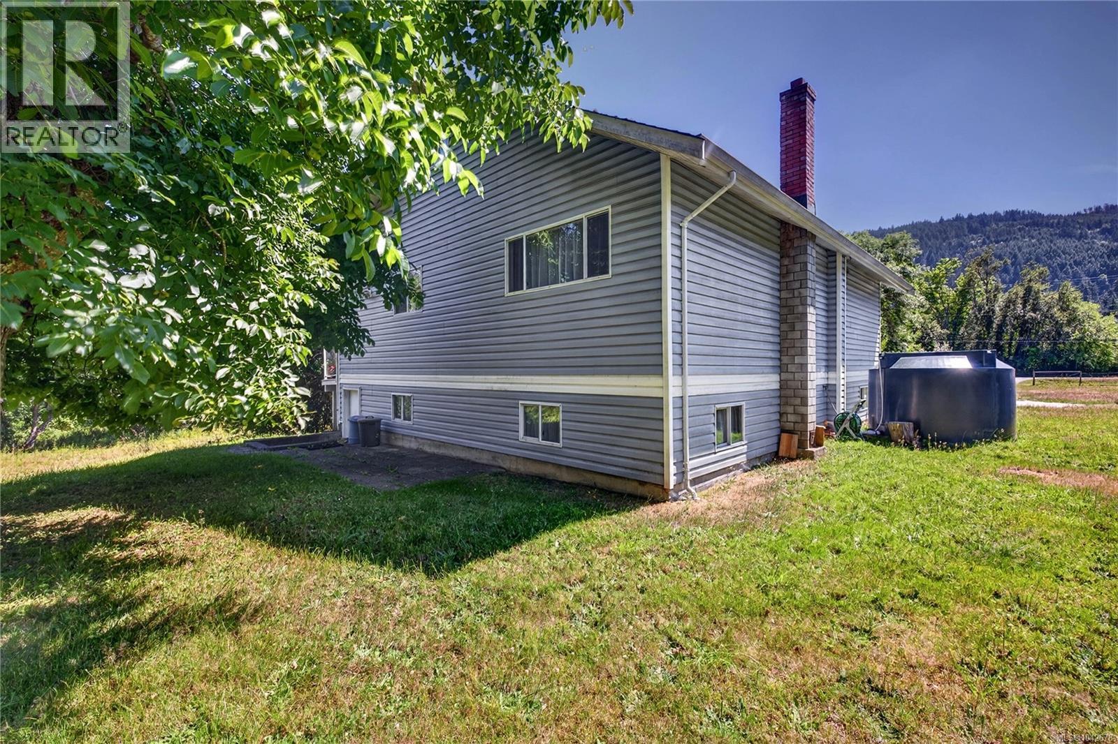2401 Fulford-Ganges Rd - 30