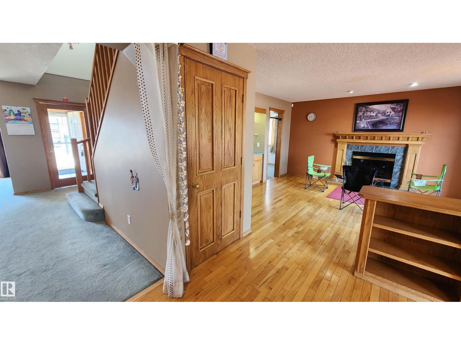 2708 44A AV NW - photo 2