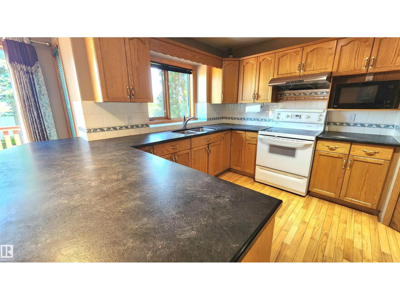 2708 44A AV NW - 9
