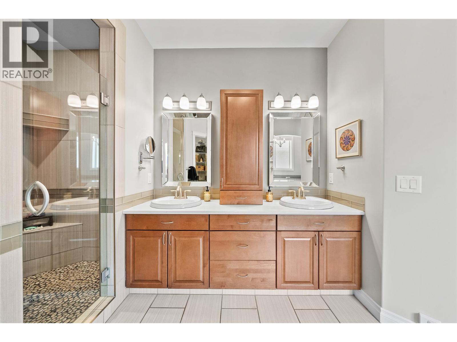 2714 Golf Course Drive - 40