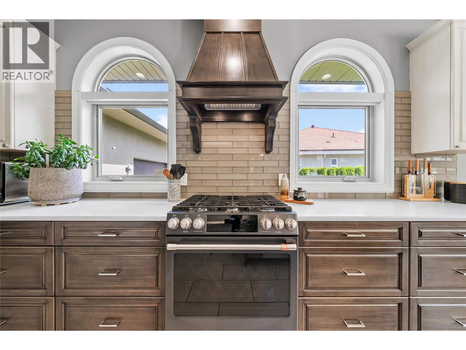 2714 Golf Course Drive - 18